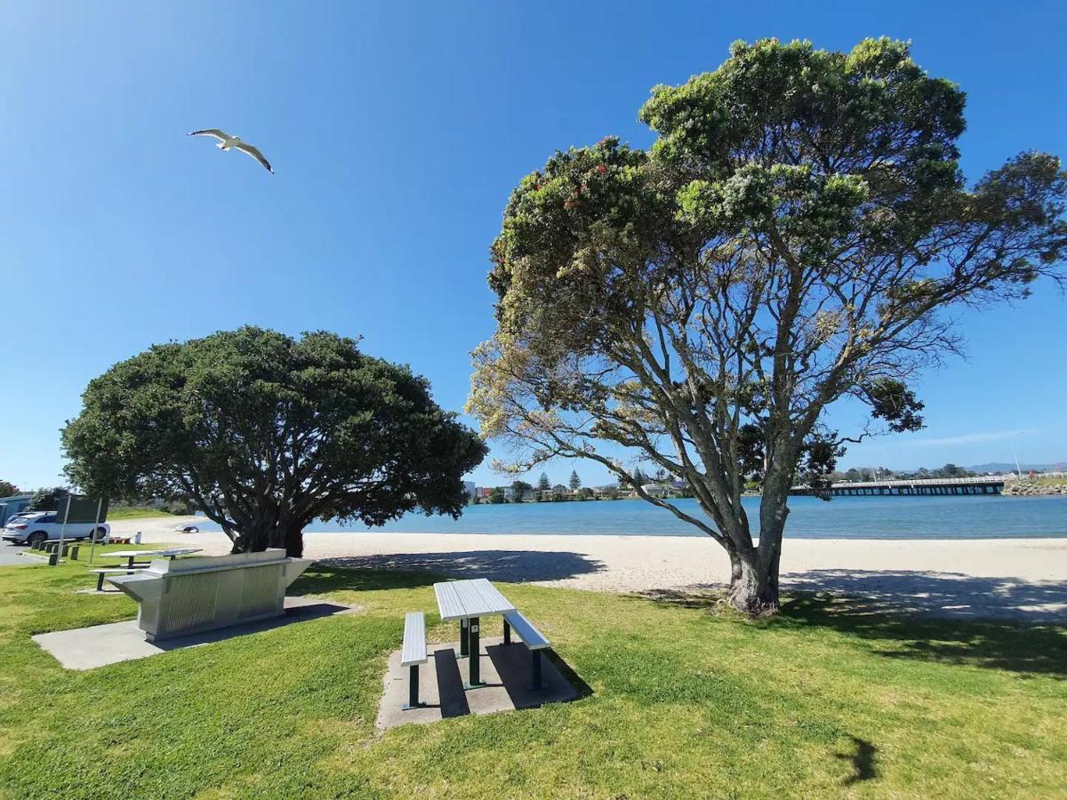 Tauranga - Big, Beautiful Villa On The Water! 外观 照片